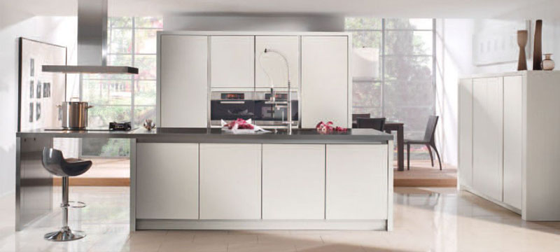 Rotpunkt Küche hell